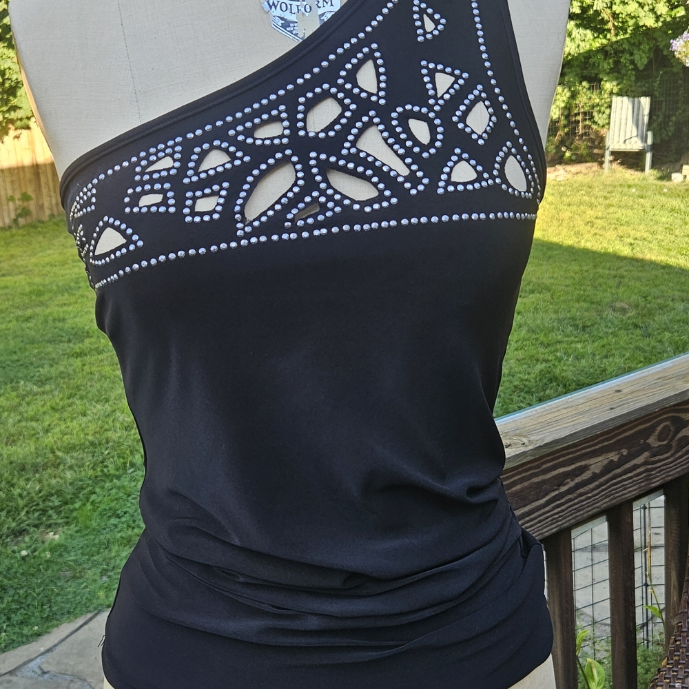 VENUS Classic Black Apparel